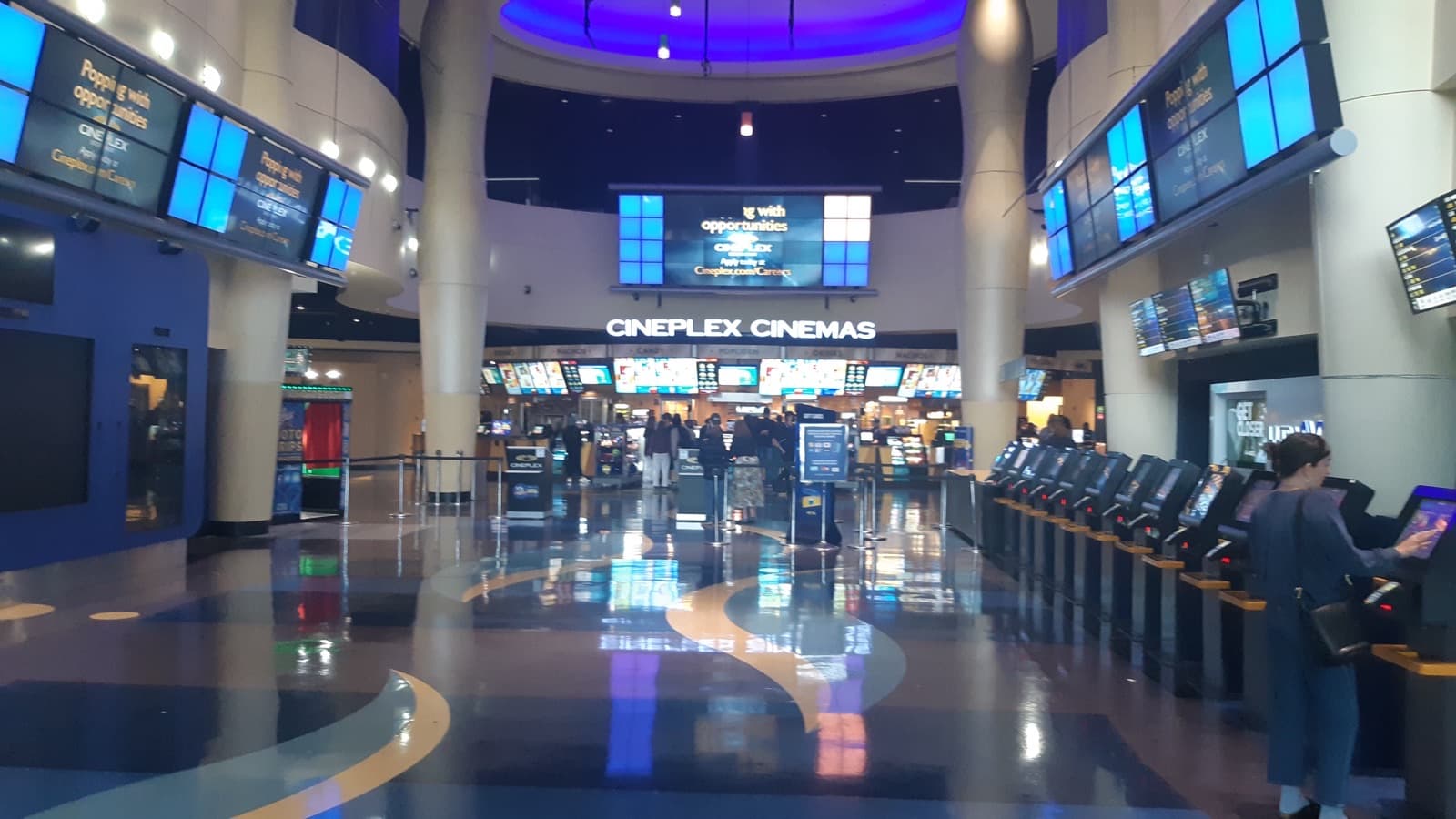 Best Seats for Couples at the Movies